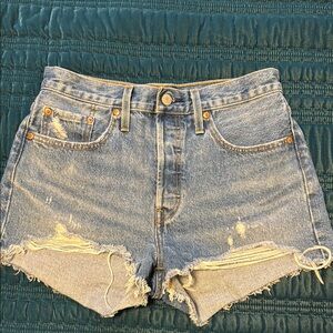 Levi’s cut off shorts
